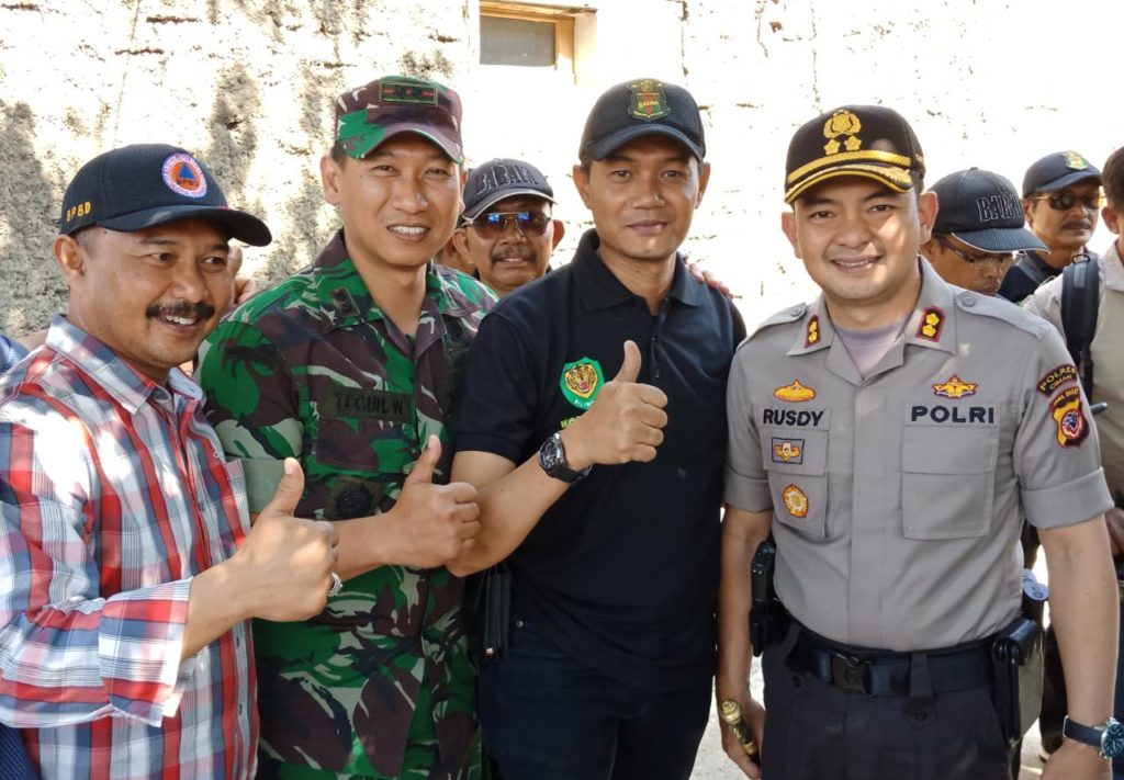 Kodim 0609/Kabupaten Bandung Didukung Polres Cimahi Gelar Baksos Di Cigugur