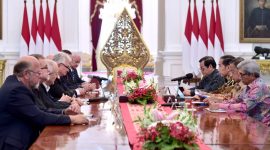 Presiden Jokowi saat menerima tamu kehormatan senat Republik Ceko di jakarta