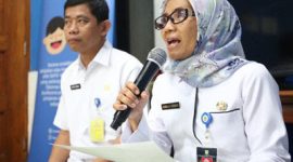 Asisten Pemerintahan dan Kesra Kamalia Arbani Saat menyampaikan paparan di acara Bandung menjawab
