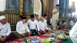 Prabowo Subianto saat memberikan Sambutan di depan Bupati terpilih R. Abd. Latif Amin Imron