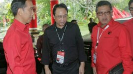  Presiden Joko Widodo Bersama Sekjen PDIP