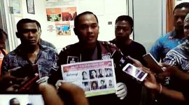 Kapolres Bangkalan, AKBP Boby Pa'ludin Tambunan saat pers release pengungkapan kasus DPO yang ditembak mati.
