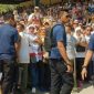 Presiden Republik Indonesia Joko Widodo saat meninjau langsumg proses evakuasi korban gempa dan tsunami di Palu.