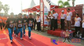 Jelang peringatan Sumpah Pemuda, sejumlah warga Pati antusias ikuti gerak jalan 28 km.