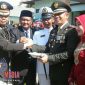 Komandan Kodim 0828 Sampang, Letkol CZI Ary Syahrial usai potong tumpeng dan kue HUT TNI ke 73, didampingi Forkopimda Sampang.