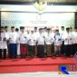 Suasana saat Forkopimda dan ketiga paslon Bupati-Wakil Bupati Sampang mengucapkan ikrarnya.