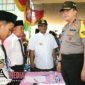 Wakapolda Jatim Brigjen Pol M. Iqbal saat memantau langsung pelaksanaan PSU Pilkada Sampang ke beberapa TPS didampingi Pj Bupati Sampang, Kapolres Sampang dan Dandim 0828 Sampang.