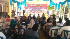 Suasana Sosialisasi di halaman rumah Kepala Desa (Klebun) H. Mohammad Umar Faruq di Ds. Durin timur