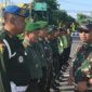 Dandim 0827/Sumenep, Letkol Inf. Ato Sudiatna saat cek kesiapan pasukan pengamanan Presiden RI dan kelancaran acara FKMA.