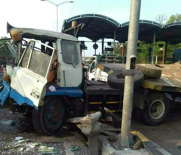 Kecelakaan Beruntun di Pintu Masuk Tol Suramadu Sisi Madura