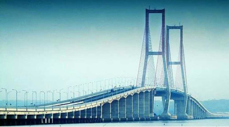 Jembatan Suramadu, penghubung Surabaya dan Madura