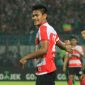 Pemain belakang Madura United (Fachruddin Aryanto).