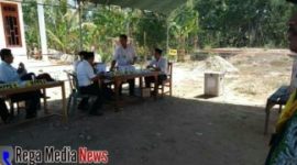 Tempat Pemungutan Suara (TPS) 8 Dusun Onjur Daya,  Desa Bunten Barat, Kecamatan Ketapang, tampak sepi pemilih.