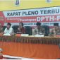 Komisioner KPUD Sampang saat rapat pleno di aula KPUD Sampang