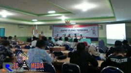 Suasana tengah berlangsungnya kegiatan rekapitulasi dan penetapan hasil penghitungan suara tingkat kabupaten dalam Pemungutan Suara Ulang (PSU) Pilkada Sampang oleh KPUD setempat.