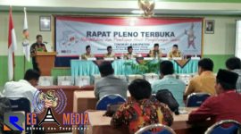 Suasana tengah berlangsungnya kegiatan rekapitulasi dan penetapan hasil penghitungan suara tingkat kabupaten dalam Pemungutan Suara Ulang (PSU) Pilkada Sampang oleh KPUD setempat.