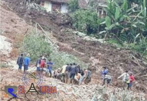 Gunung Butut Longsor, Puluhan Warga Diungsikan