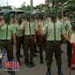 Para pelajar berpenampilan ala prajurit TNI saat acara karnaval dalam rangka memperingati Hari Pahlawan yang digelar Kodim 0609/Kab. Bandung.
