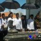 Sekdakab Sampang Phutut Budi Santoso ziarah ke makam Rato Ebu didampingi beberapa pejabat Pemkab Sampang.