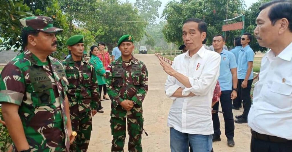 Satgas Pamtas Yonif 521/DY Sambut Kunjungan Presiden Joko Widodo