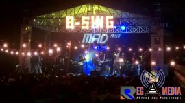 Suasana Konser Show Your Millenial Generation di Cafe Kampus jalan raya Telang Desa Telang