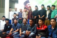 Gusdurian Bangkalan saat foto bersama usai kajian di laksanakan.