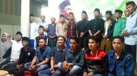 Gusdurian Bangkalan saat foto bersama usai kajian di laksanakan.