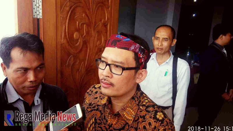 Staf Khusus Presiden Bidang Ekonomi Prof. Ahmad Erani Yustika S.E., M. Sc Ph.D di Universitas Trunujoyo Madura
