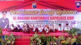 Salah satu peserta grup rebana saat tampil membawakan lagu rabana di mapolres setempat