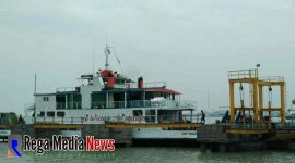 Kapal saat bersandar di Pelabuhan Kamal Kabupaten Bangkalan