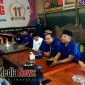 Ketua DPD Partai Nasdem Ra. Nasih bersama Ketua DPW Jaeneet saat ngobrol santai bersama wartawan Bangkalan