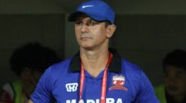 Pelatih Madura United FC (Gomes De Oliviera).