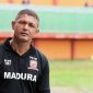 Pelatih Madura United (Gomes De Oliviera).