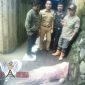 Lurah Karang Mekar (M. Noer Efendi) dan pihak kepolisian setempat tengah nengecek kelokasi penemuan mayat laki-laki yang ditemukan mengapung dikali.