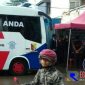 Tampak warga mulai memadati mobil pelayanan SIM keliling.