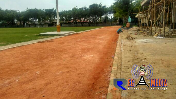 Lintasan Lari Atletik Lapangan Wijaya Sampang di Perbaiki