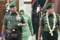 Suasana saat berlangsungnya tradisi Paturay Tineung di Makodam III/Siliwangi dalam penyambutan dan pelepasan Pangdam III/Siliwangi.
