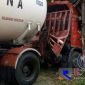 Kondisi truk tangki gas elpiji saat tabrak warung di TKP.