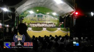 Pemuda Sampang Sambut Malam Pergantian Tahun Baru Dengan Bersholawat