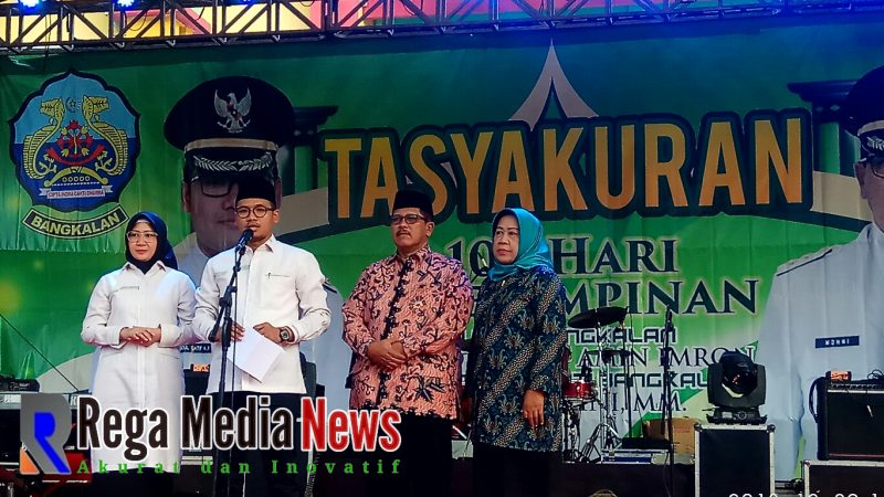 Bupati Bangkalan R Abdul Latif Amin Imron di dampingi Wakil Bupati Bangkalan Drs. Muhni saat memberikan sambutan