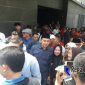 H.Slamet Junaidi dan H.Abdullah Hidayat saat keluar dari pintu samping MK.