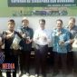 Menteri Pertanian Dr. Ir. H. Andi Amran Sulaiman, MP  pose bersama dengan jajaran PT Alamanda Sejati Utama .