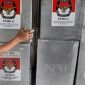 Kotak suara terbuat dari alumunium.