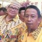 Haji Tawa Caleg Golkar DPRD Kabupaten Bone Bolango dari Dapil 1, saat foto bersama dengan Ketua Umum Partai Golkar Airlangga Hartarto, di Gedung Dinnar Limboto.
