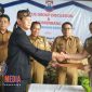Serah terima berkas hasil Musrenbang tingkat Kelurahan Karang Mekar disaksikan Wakil Walikota Cimahi.
