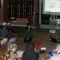 Saat berlangsungnya KKN kelompok 71 UTM bersama masyarakat sosialisasikan tentang pengelolaan sampah.