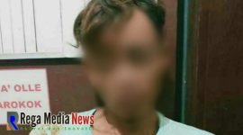 Pelaku berinisial HA yang diduga sebagai pengedar sabu-sabu saat diamankan polisi di Mapolsek Geger.