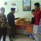 Bawaslu Sampang saat mengecek keberadaan Tabloid Indonesia Barokah, Jumat (25/01/2019).
