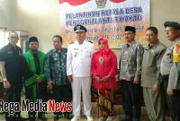 Pose bersama Ya'kup usai di lantik sebagai Kades PAW.