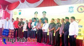 Kapolres Bangkalan AKBP Boby Pa'ludin foto bersama dengan bupati, forkopimda dan akademika usai menandatanagi zona integritas 